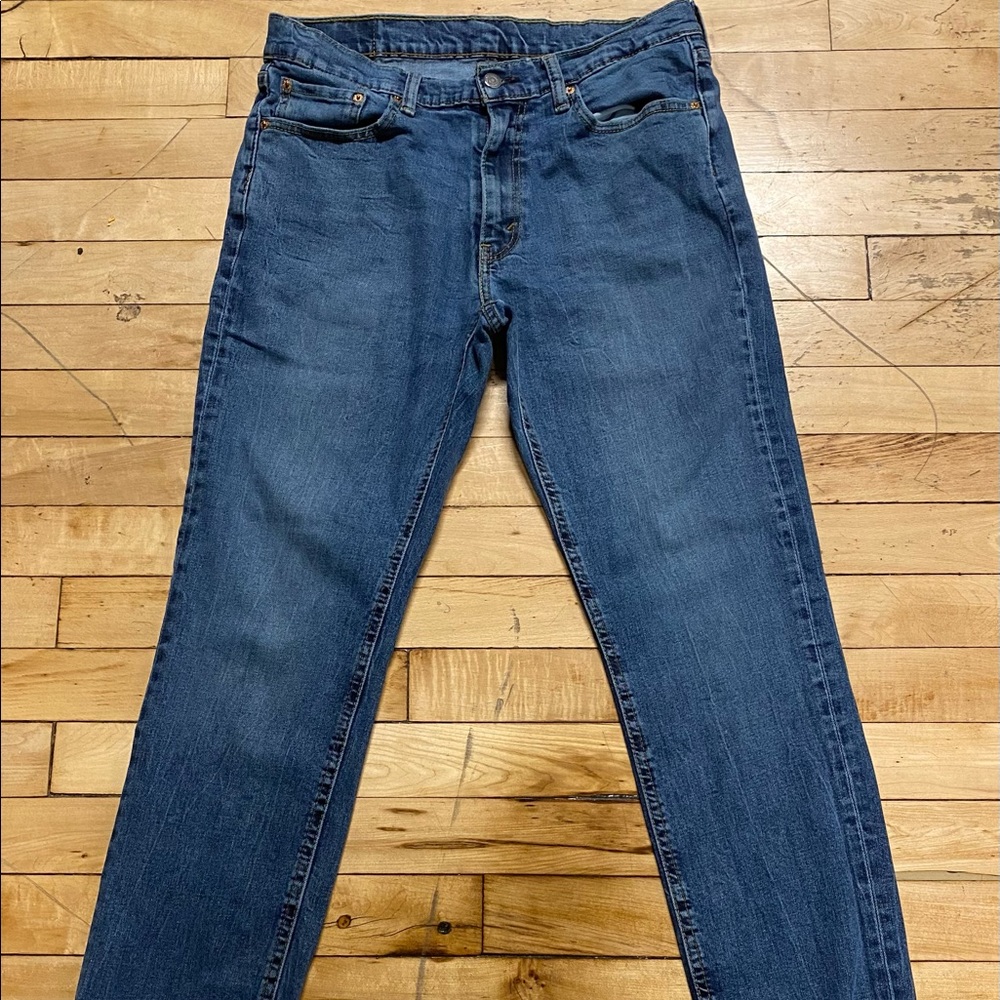 Levi’s blue jeans 33x32